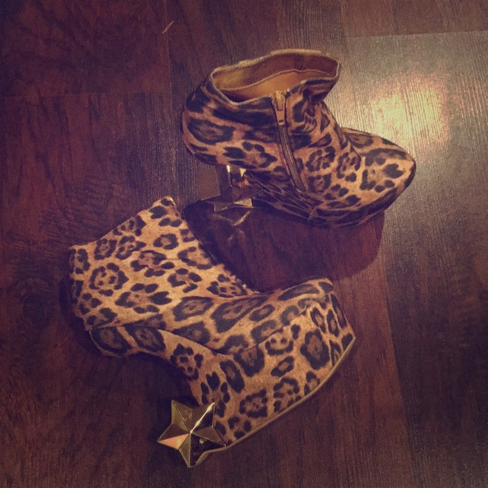 Liliana Platform Starred Heels